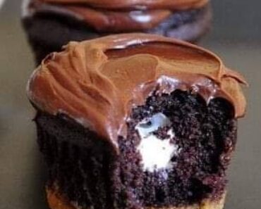 Hershey S’mores Cupcakes