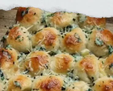 Cheesy Christmas Tree Bread