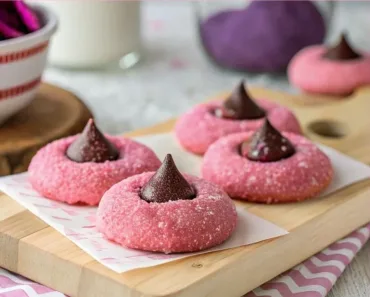 Strawberry Kiss Cookies