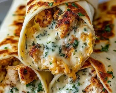 Cheesy Garlic Chicken Wraps | Quick Low Carb Delight